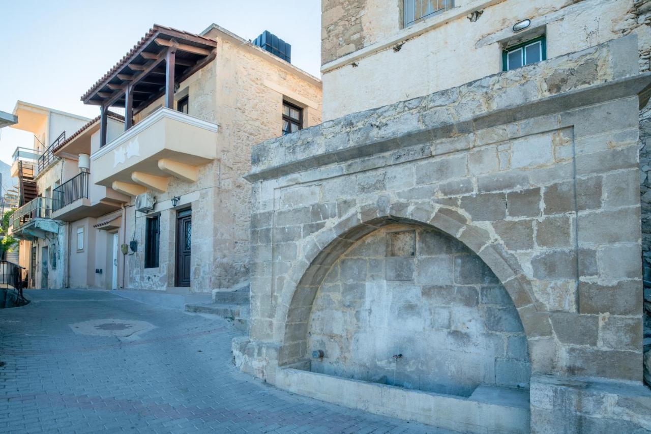 Krouson Mansion Krousonas  외부 사진